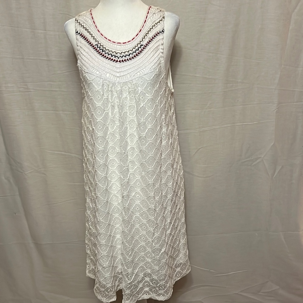 City Triangles lace dress size large NWT